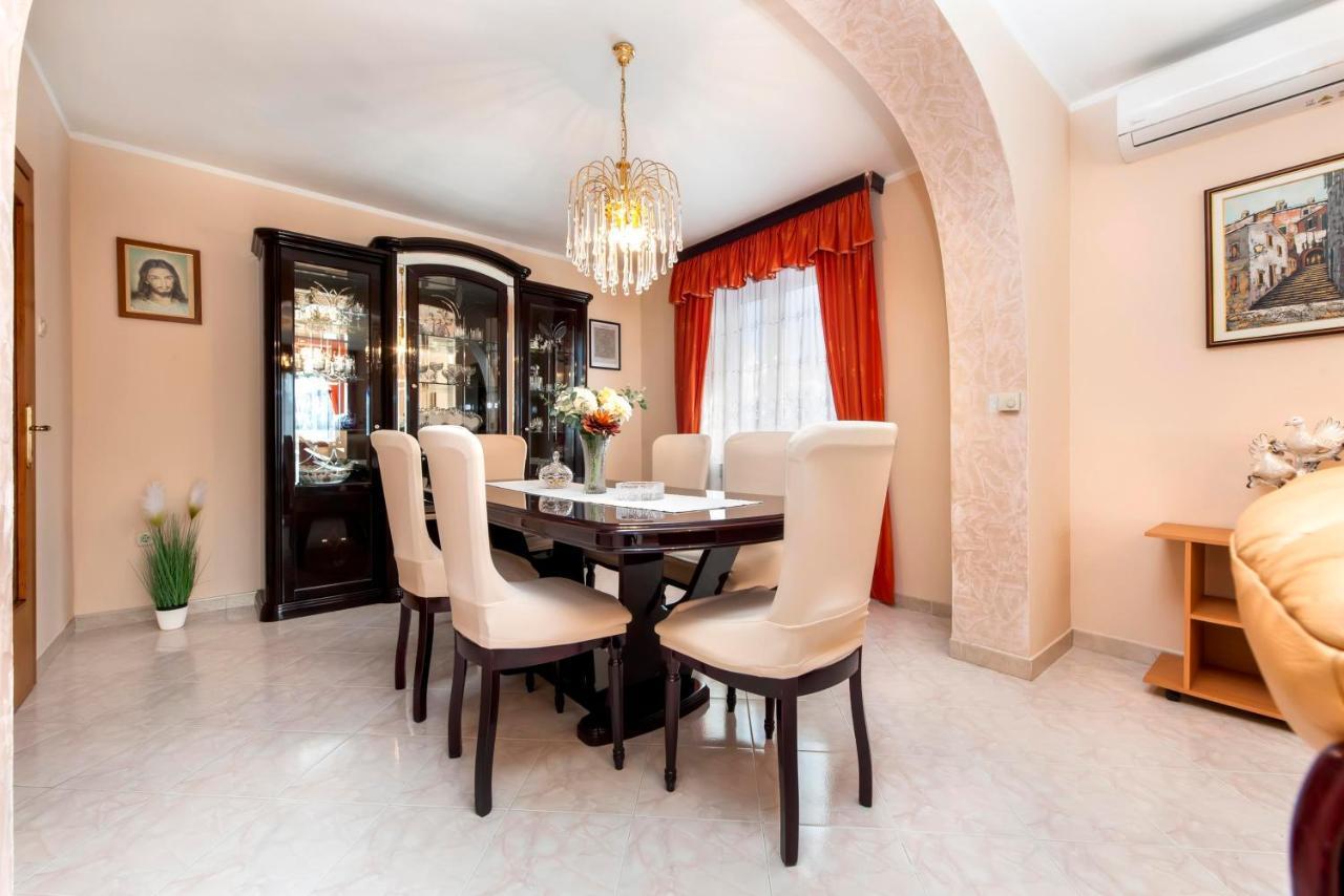 Apartments Divna Rovinj Exterior foto